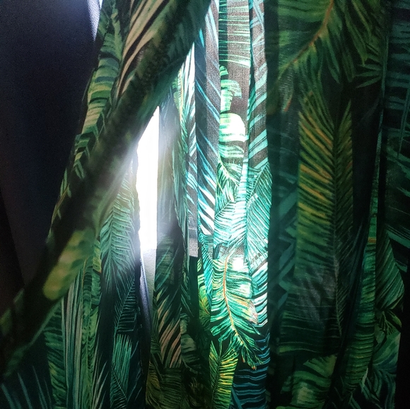 Fashion Nova Vacation Nights Tropical Maxi Dress in Green. - Picture 8 of 9